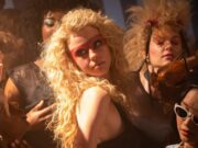 As primeiras reações do MAXXXINE foram atingidas e descritas como uma “abordagem de terror dos anos 80, ERA UMA VEZ EM HOLLYWOOD”