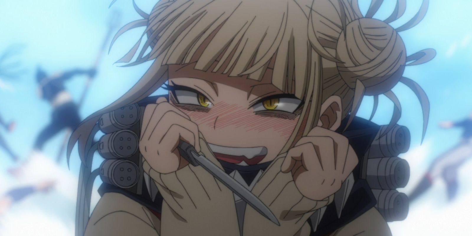 Himiko Toga cora e segura a faca no rosto.