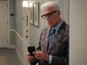 A Man on the Inside: 5 razões da queda da 2ª temporada