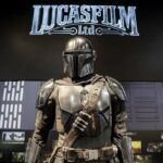 Arte oficial da instalação de The Mandalorian e Grogu na Lucasfilm Pavilion